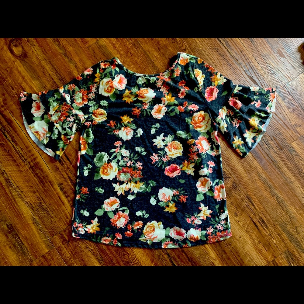 Ruffle sleeve bow back top